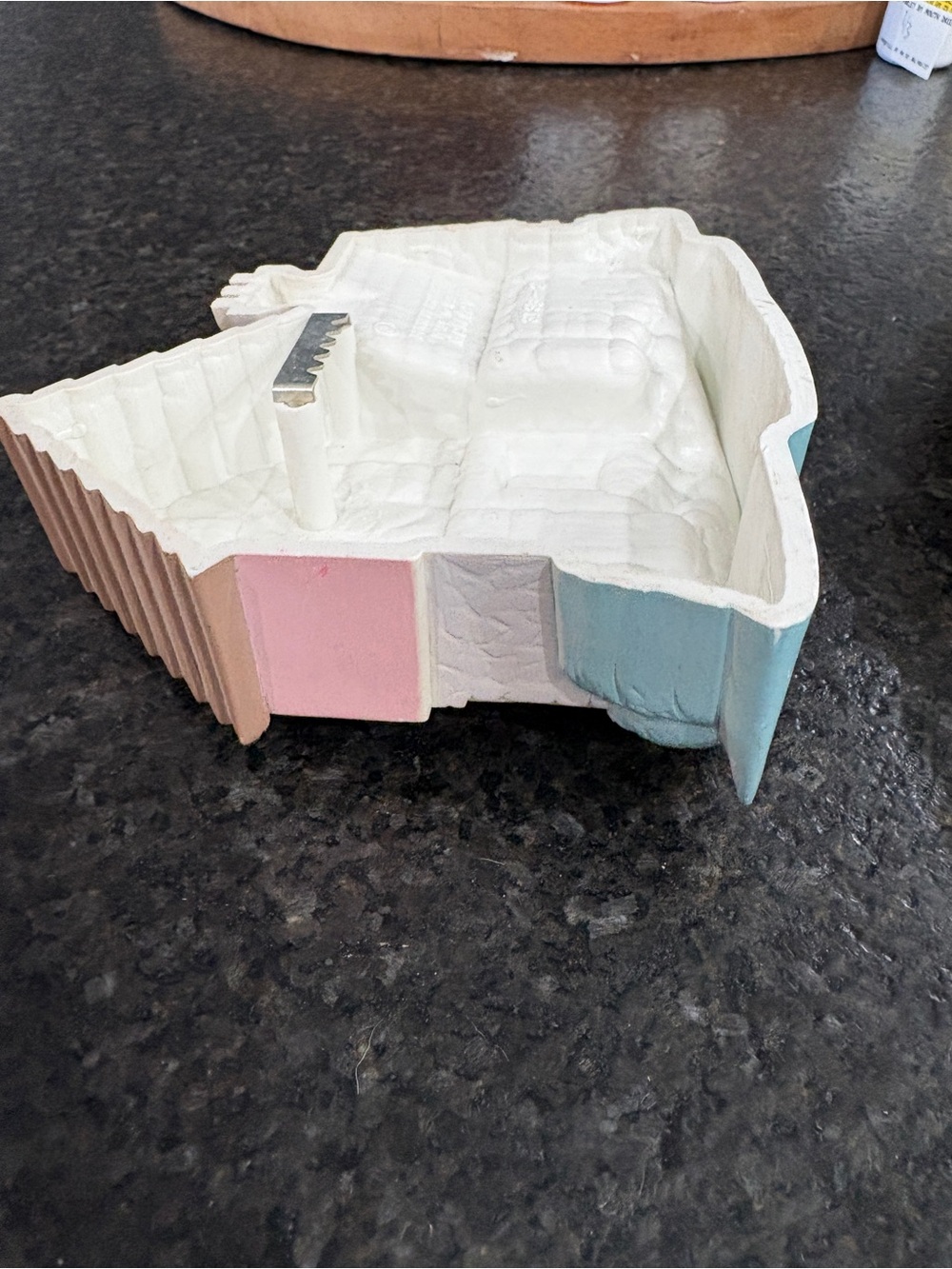 Pastel Cottage Wall Plaques - Pair - Picture 4 of 11